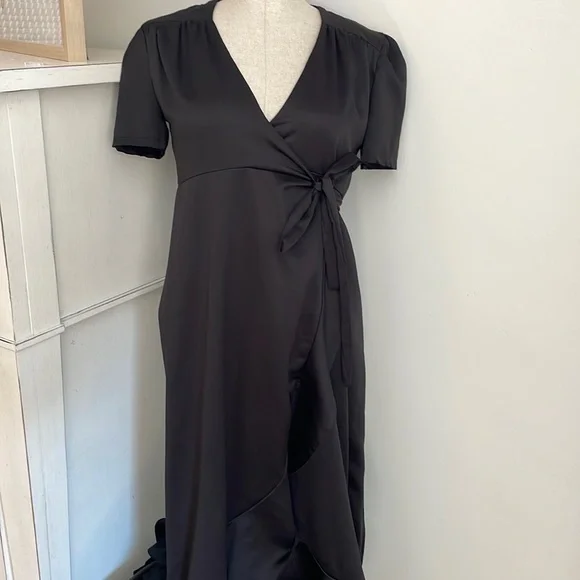 calvin klein satin dress Calvin Klein Navy Blue Satin Sheath V-Neck And V Back Cocktail Dress S –  LuxAnthropy main image 1
